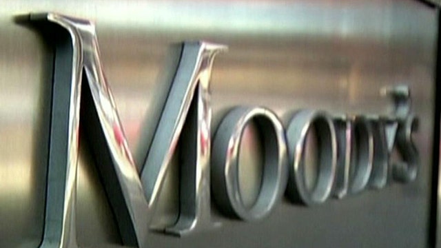 Moody's warns Congress must do more to save credit rating