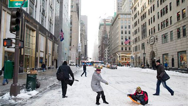 Northeast digs out from first snowstorm of 2014
