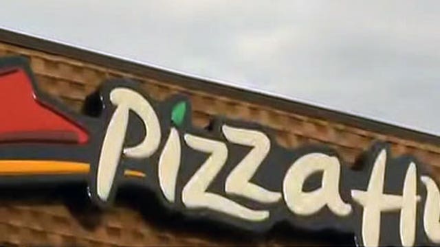 Pizza Hut Holds Superbowl Contest