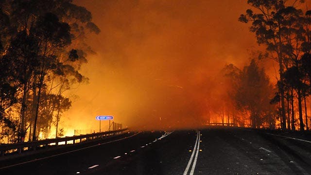 Around the World: 'Catastrophic' wildfire threat down under