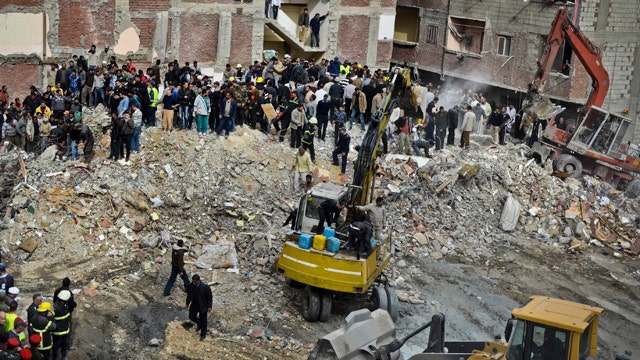 Around the World: Apartment building collapses in Egypt