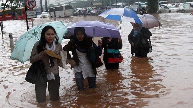 Around the World: Deadly floods slam Indonesia