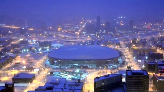 Last gasp: Metrodome deflates for last time