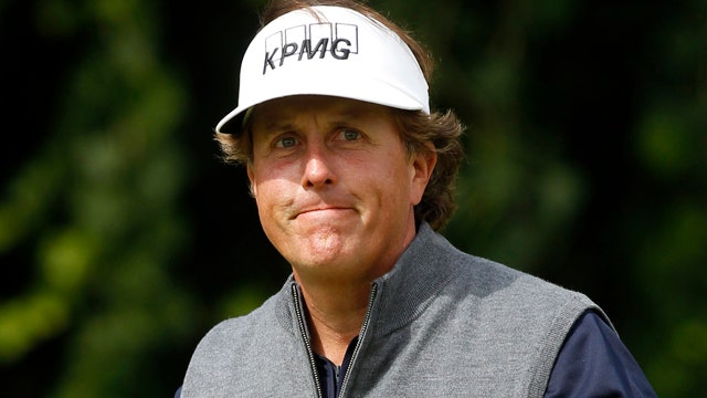 Phil Mickelson backs off tax comments