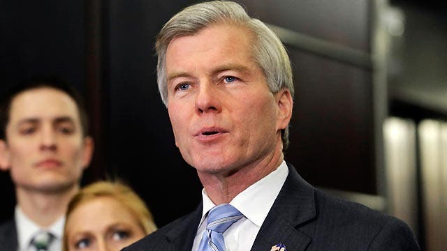 Former Virginia Gov. McDonnell denies bribery charges