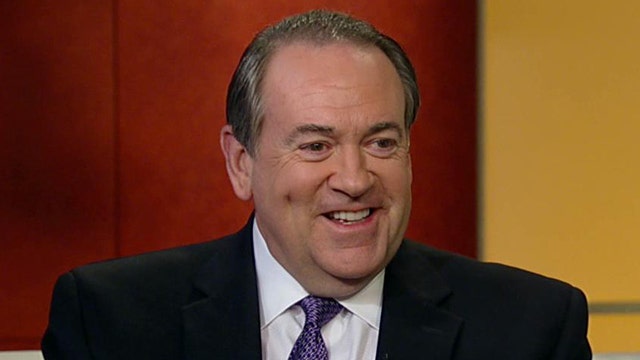 Mike Huckabee defends controversial comments