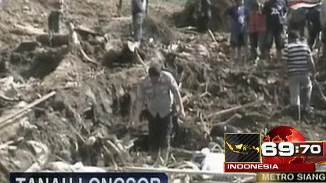 Around the World: Deadly landslides in Indonesia