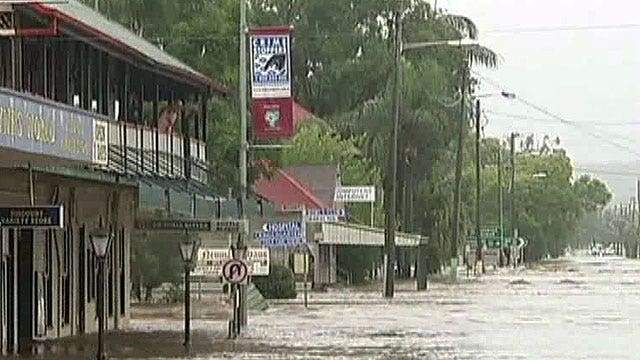 Flood kills four, leaves thousand homeless in Australia