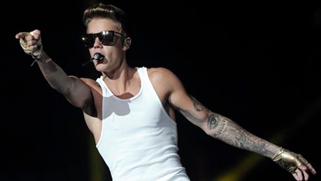 Hollywood Nation: Bieber packing his bags?