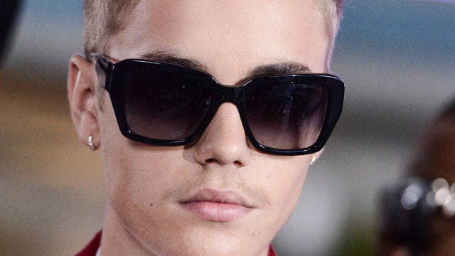 Thousands sign White House petition to deport Justin Bieber