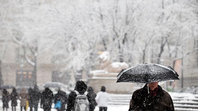 Winter storm hits NYC area hours after Super Bowl