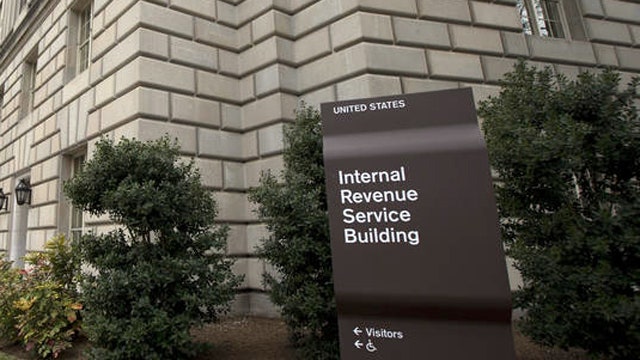 Should IRS be giving bonuses amid targeting scandal?