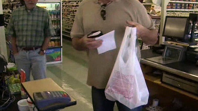 Законодателите в Калифорния гласуваха за забрана на найлоновите торбички за многократна употреба в магазините за хранителни стоки
