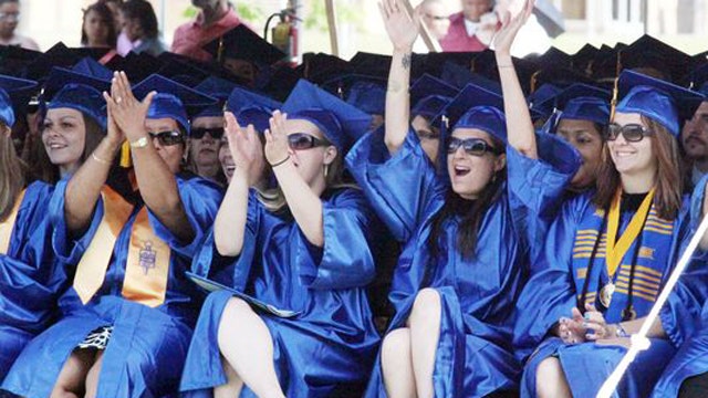 an overview of the drawbacks of community colleges for high school graduates Chapter 1 the educational system as 635 percent of high school graduates went on to find it harder to gain admission to high-ranked colleges and. an overview of the drawbacks of community colleges for high school graduates Chapter 1 the educational system as 635 percent of high school graduates went on to find it harder to gain admission to high-ranked colleges and.