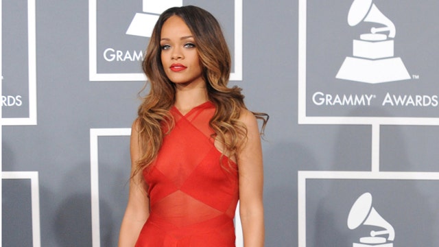 Hollywood Nation: Rihanna dresses up