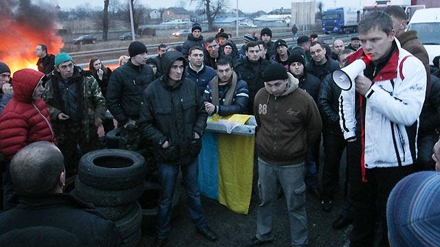 Ukrainian leader: Truce reached with protesters