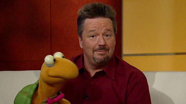 Terry Fator and friends crash the Curvy Couch