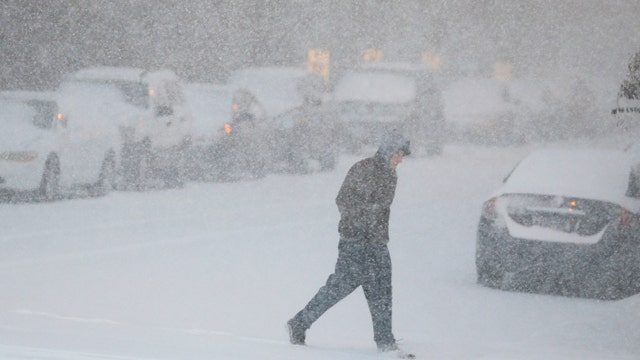 Dangerous, powerful winter storm gains strength over Midwest