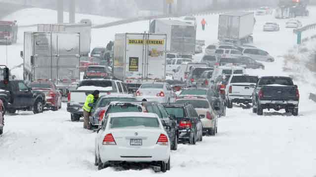 Blizzard heads east as storm hammers Midwest, Great Plains