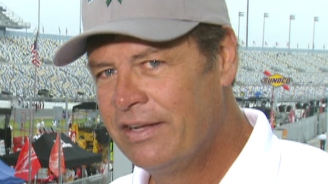 Michael Waltrip reacts to Daytona crash
