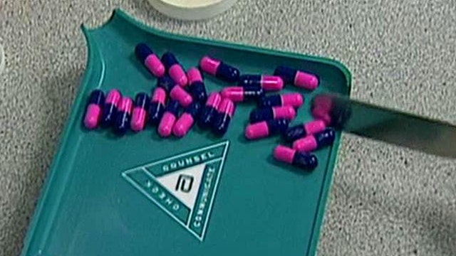 Doctors, advocates urge FDA to halt launch of new painkiller