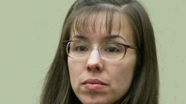 Jodi Arias answers questions from jury