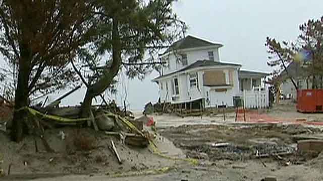 Storm threatens East Coast with erosion, flooding