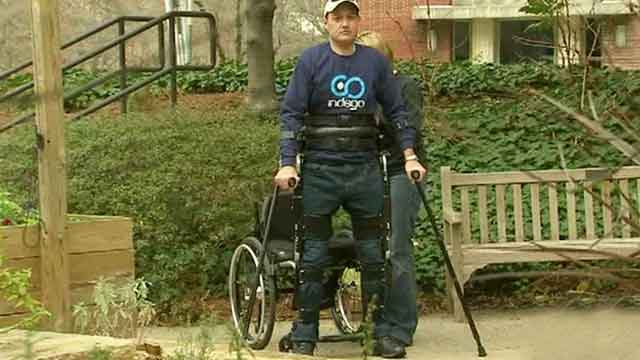 Robotic exoskeleton could help paraplegics walk again
