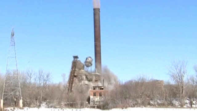 Demolition of iconic factory along Mississippi river
