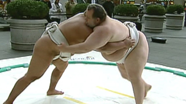 Fox Flash: 'Fox and Friends' learns to Sumo!