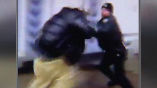 Hero officer fights off vicious assault by violent commuter