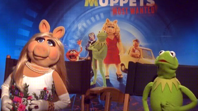 Kermit, Miss Piggy open up about relationship, new movie