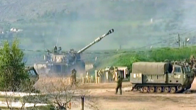 Israeli air strikes hit Syrian posts in Golan Heights