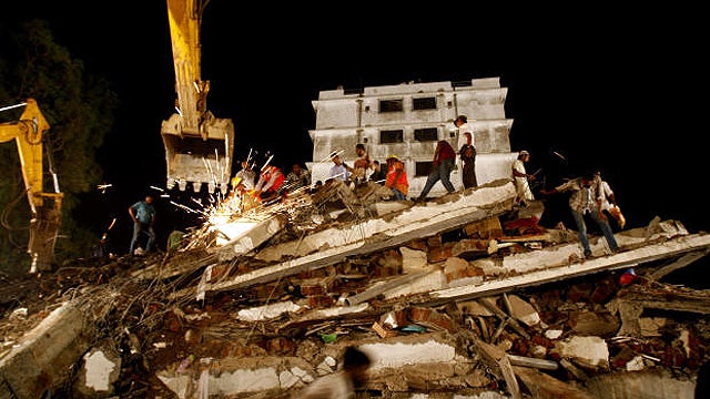 Around the World: Building collapse kills dozens near Mumbai