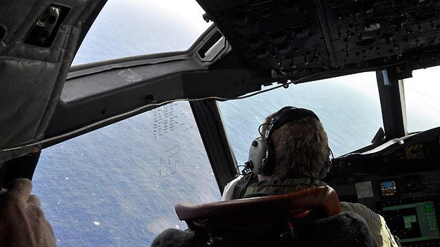 Signals found in area where analysts say Flight 370 crashed