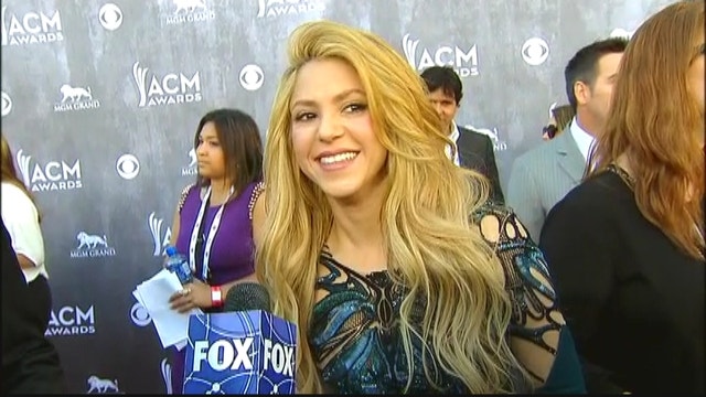 ACM Awards: Shakira Talks Country Music
