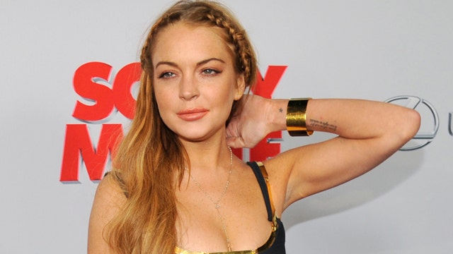 Lindsay Lohan shows up late to her own premiere