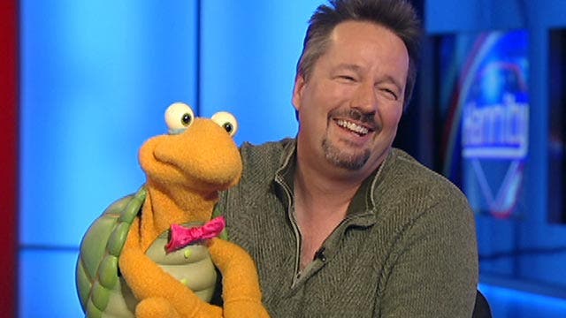 Sean Hannity chats with comedian Terry Fator