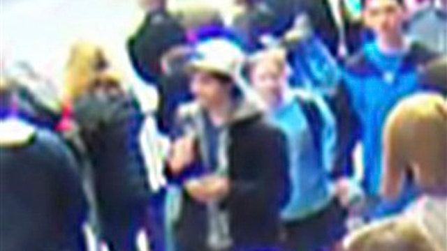 FBI releases image of suspects from Boston bombing