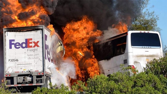 911 call reveals chaos following California bus crash