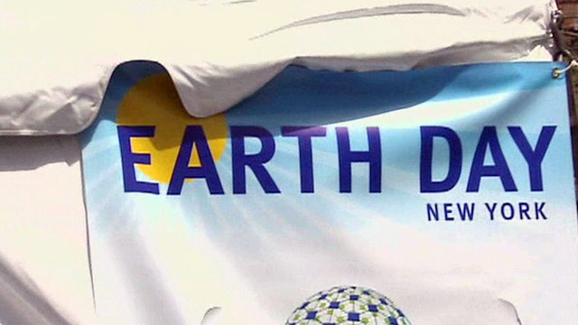 Ainsley Earhardt celebrates Earth Day in Union Square