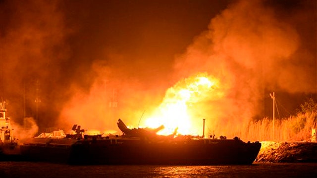 Ala. fuel barge fire injures workers 