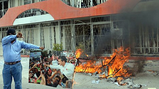 Teachers strike, riot in Mexico 