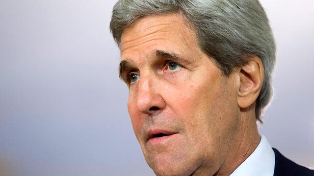Kerry issues non-apology apology for apartheid comment