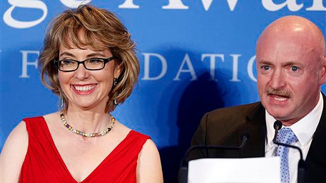  Gabrielle Giffords calls for more gun control