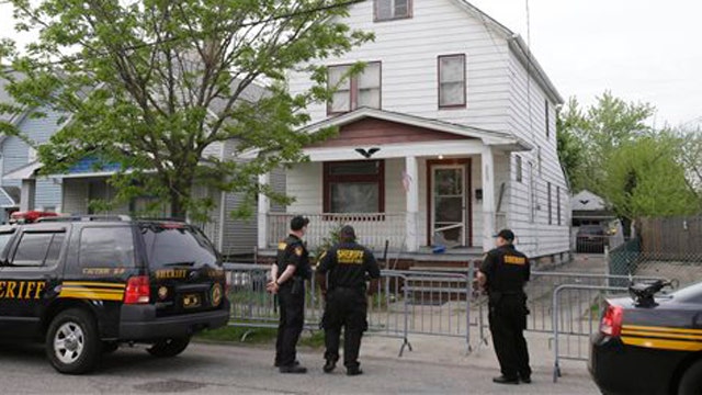 Investigators work to piece together Cleveland kidnap scene