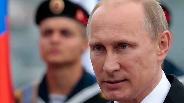 Deadly fighting continues as Putin celebrates in Crimea
