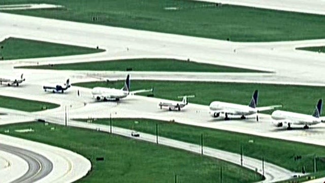 Smoke at radar facility grounds flights in, out of Chicago
