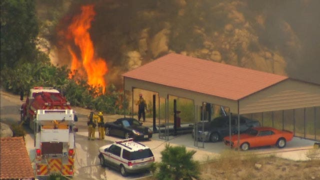 Massive fire rips through parts of Southern California