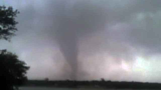 Tornadoes leave 6 dead, 14 missing in Texas